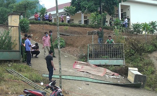 Vụ sập cổng trường tại Lào Cai, có chỉ đạo rà soát độ an toàn